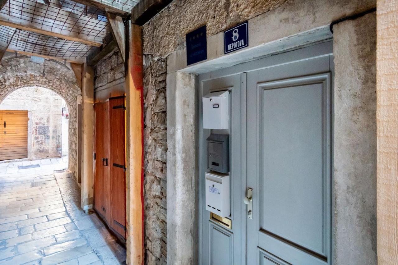 Feel Like An Emperor Apartments Split Bagian luar foto
